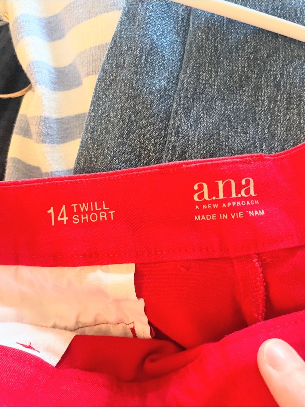 a.n.a Red Cotton Stretch Twill Shorts 14 - Picture 4 of 5